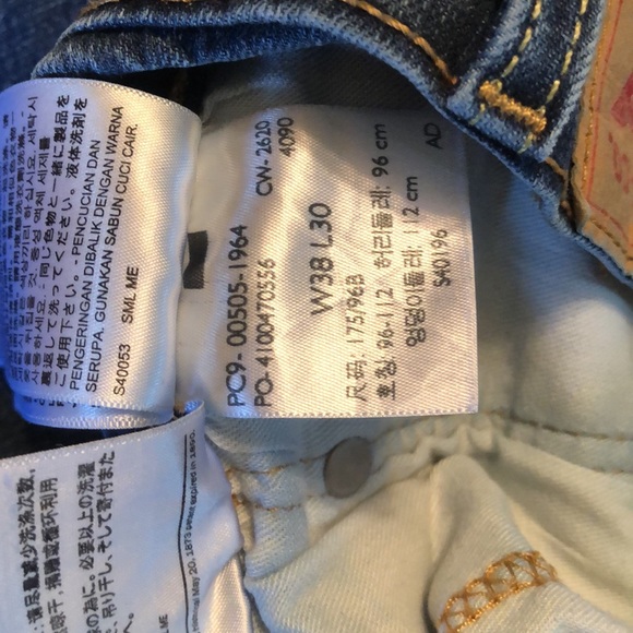 Levi’s 505 Medium Wash 38x30 - Picture 4 of 4